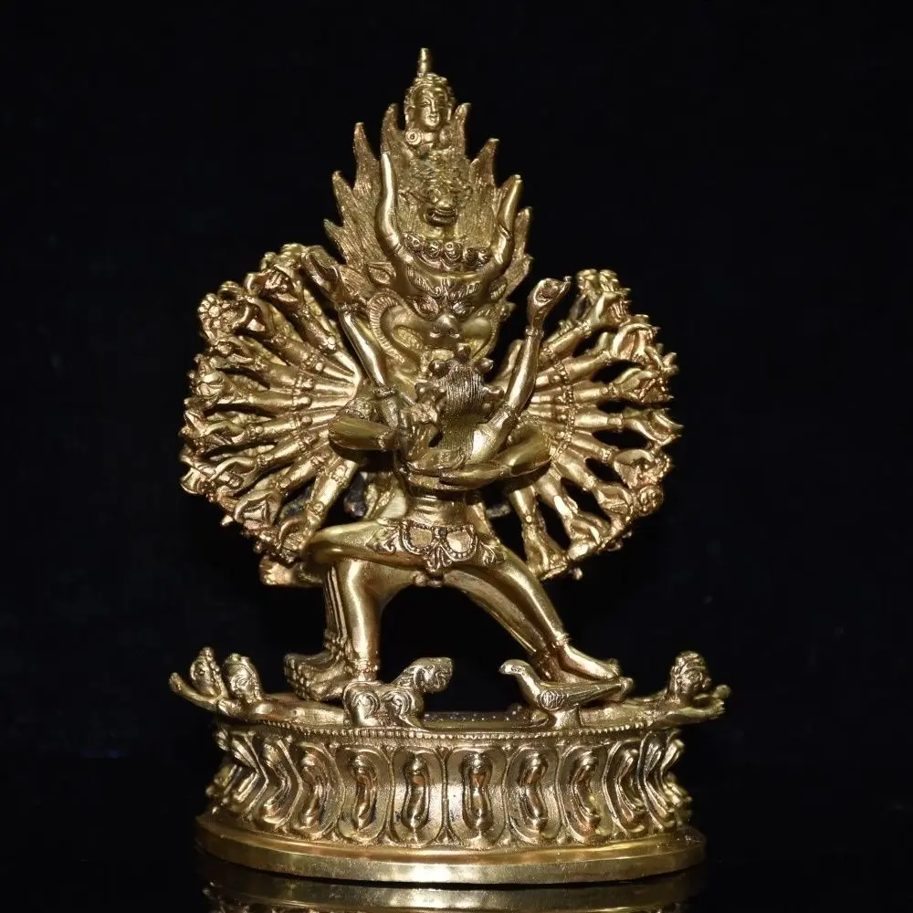 3 Early collection, pure copper Avalokitesvara Buddha length 12 cm wide 6 cm high 18 cm weight 27 grams