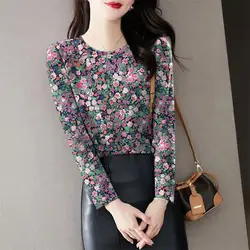 New T-shirt Women's Autumn Winter Long Sleeved Contrast Color Broken Flowers Retro Crew Neck Bottom Fashion Pullover Tops