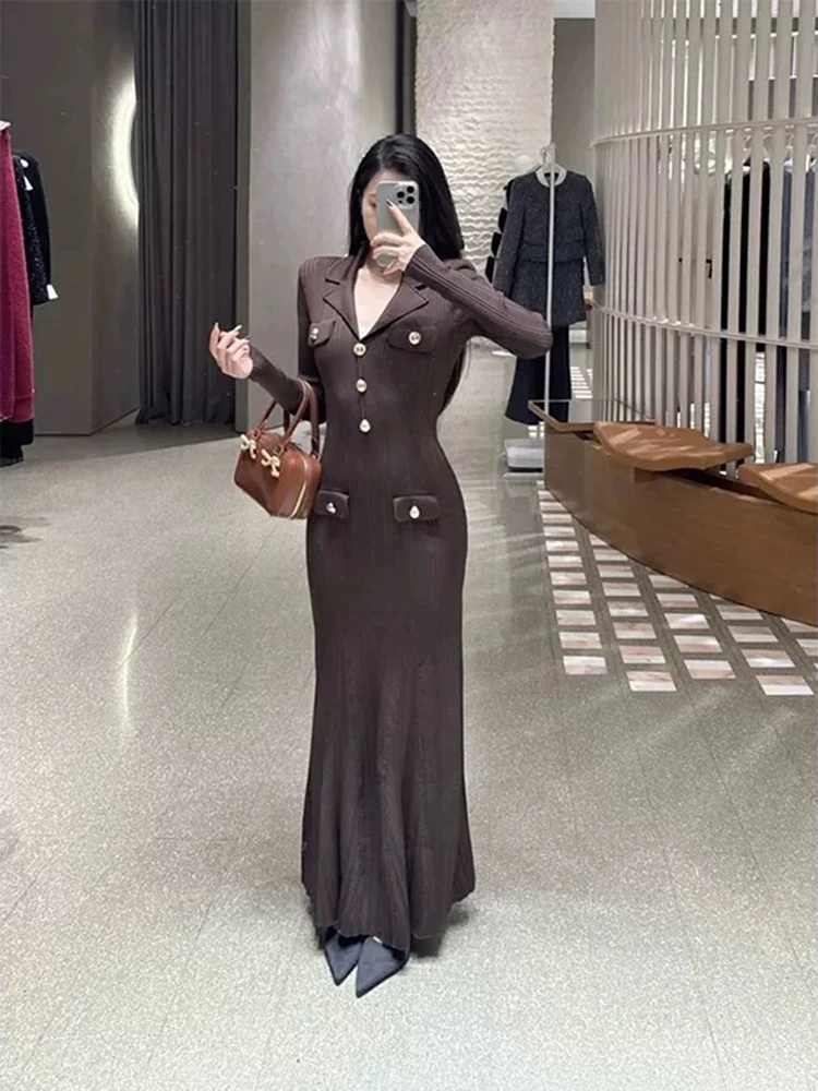 Stretch Slim knit dress temperament elegant metal buttons decorated V-neck long-sleeved women\'s dresses 2025 spring new