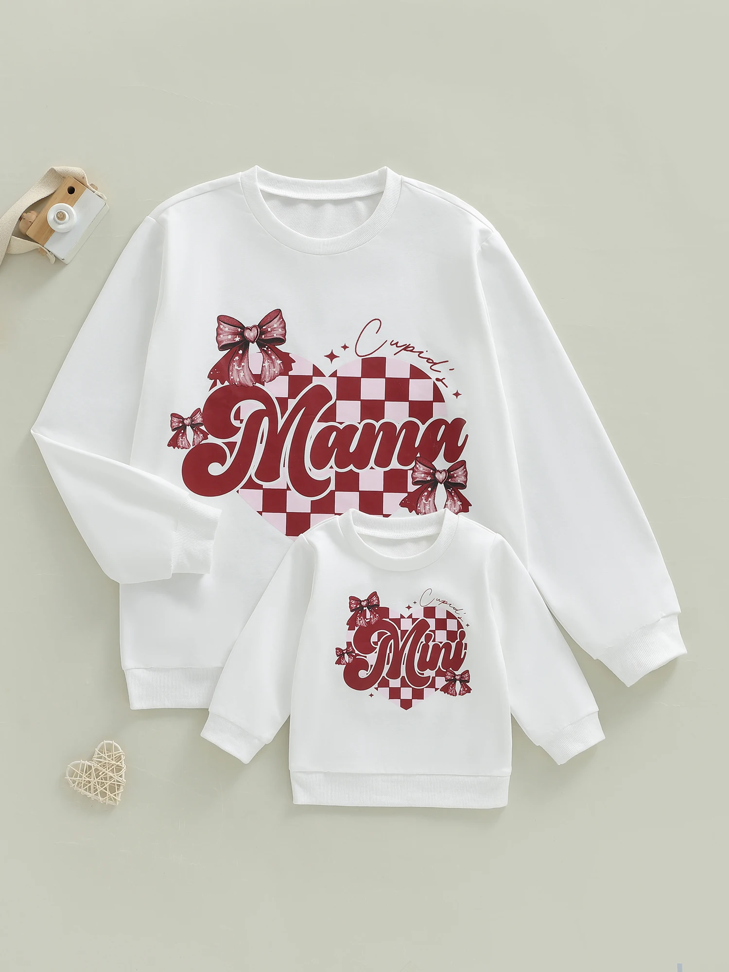 ملابس متطابقة للأم وأنا لعيد الحب بأكمام طويلة وياقة دائرية وطبعة حروف #4