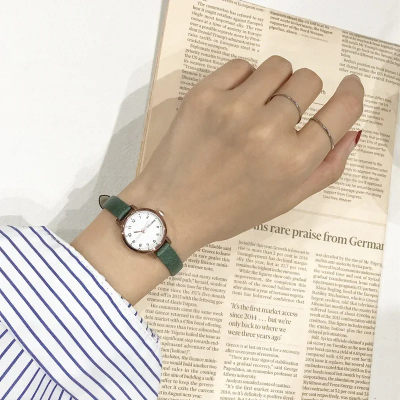 Simple Quartz Wristwatches Leather Strap Fashion Small Round Dial Watch Luxury Women Watches Clock Casual Reloj Relogio Feminino