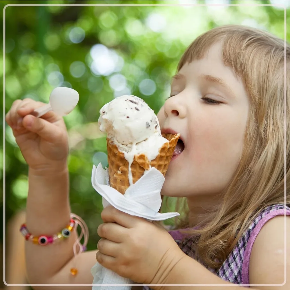 Ice Cream Maker – Wood Bucket Parlor Style, Makes Frozen Gelato in Minutes - Fun Kitchen Appliance – White & Aqua - 4 Quart
