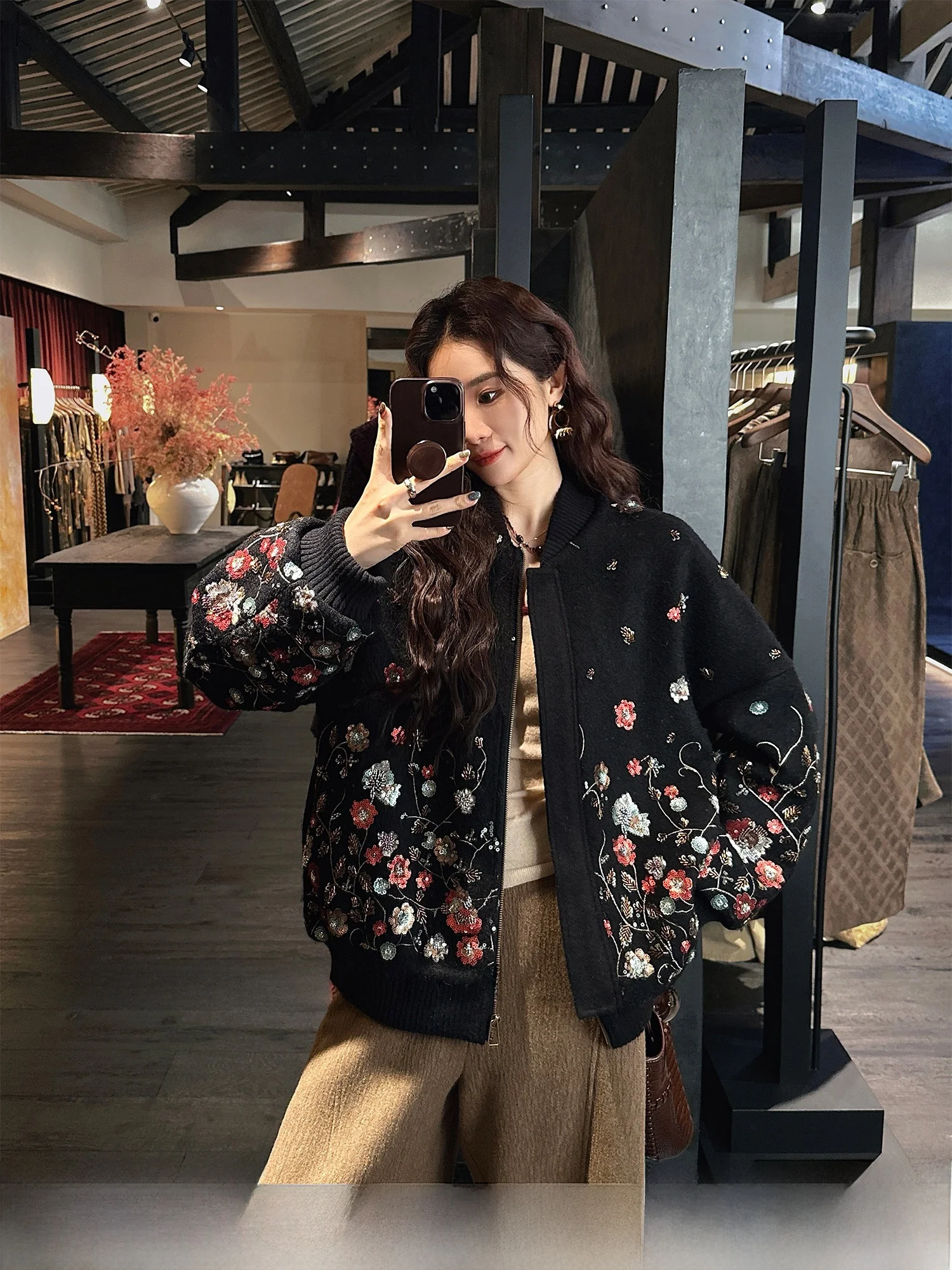 

Новая китайская вышитая шерстяная хлопковая бейсбольная куртка Sanji Bla Flower для женщин, зимняя модная верхняя одежда