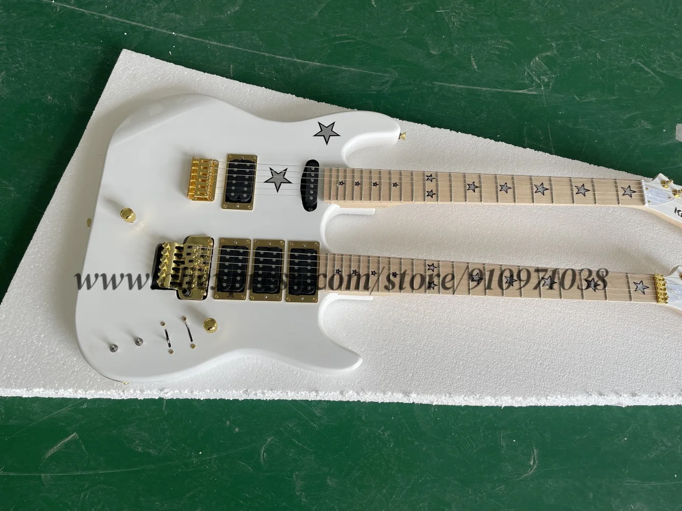 Double head white guitar, golden tremolo bridge, SSS pickups, solid wood body, pentagram inlaid maple fingerboard