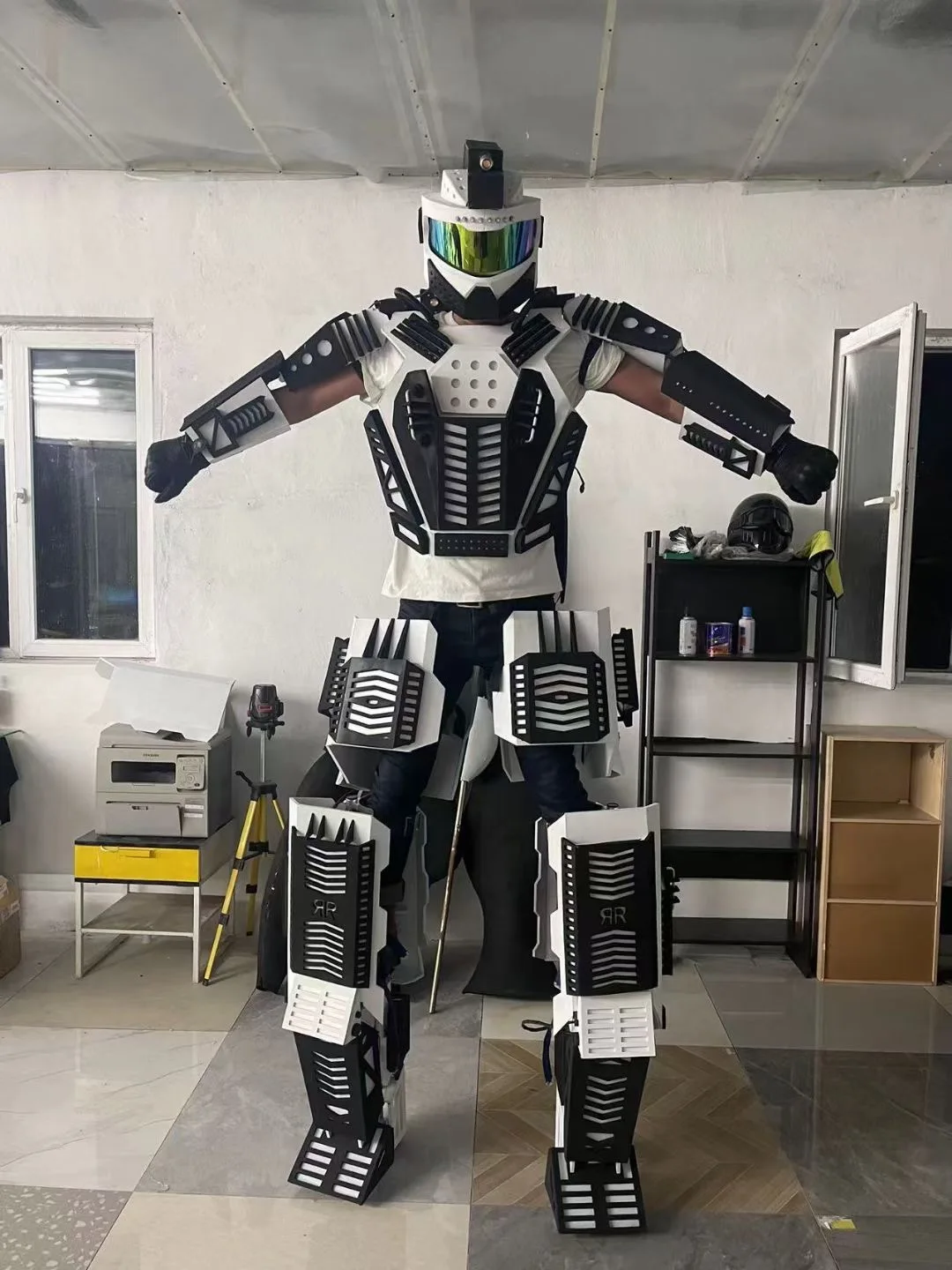 LED Robot Costume DJ Light Up Party Clothing Helmet Luminous Suits for Stilts Walking Performance