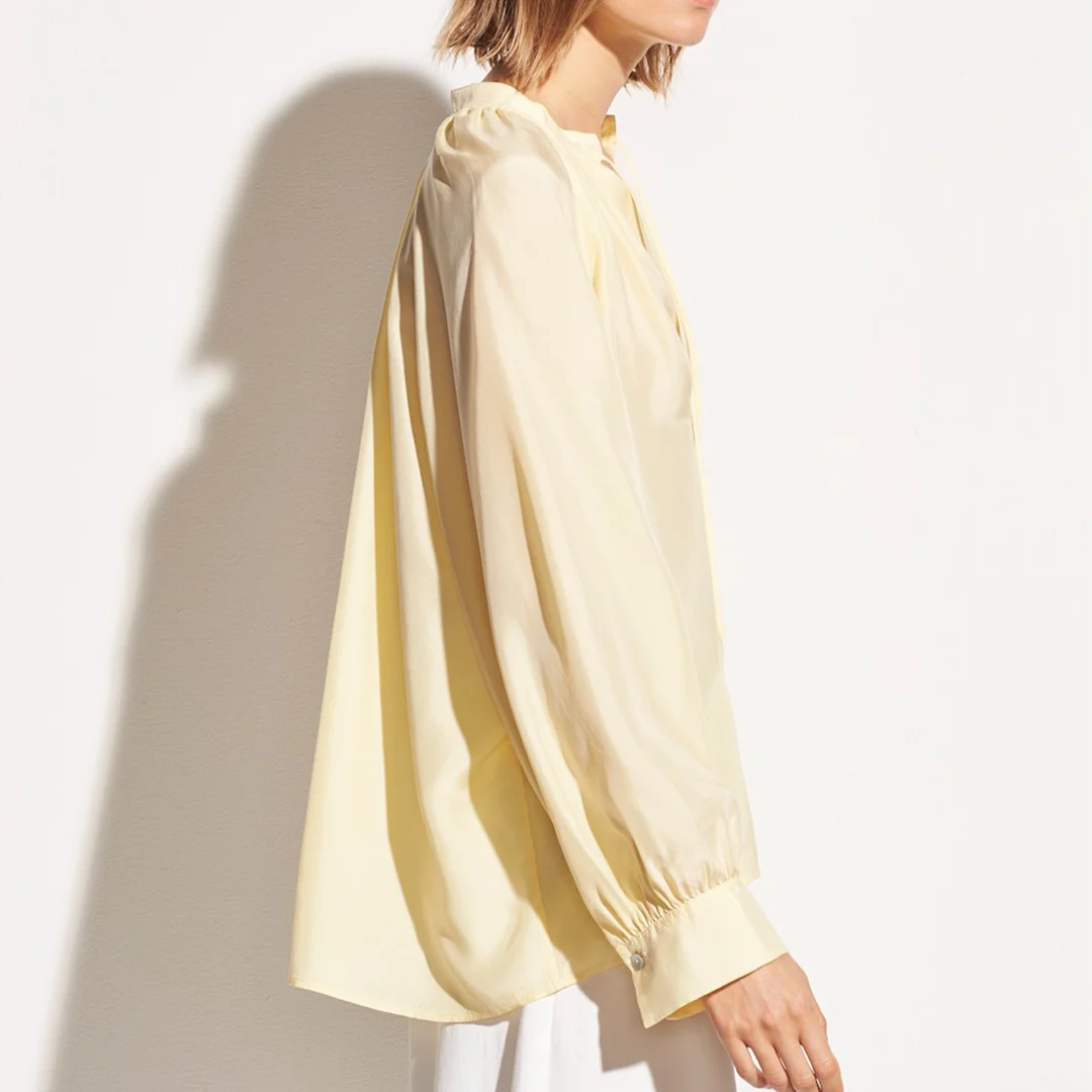 เสื้อผ้าไหมมัลเบอร์รี่สีเหลืองอ่อนแฟชั่น ผูกด้านหน้า ทรงหลวมสำหรับผู้หญิง