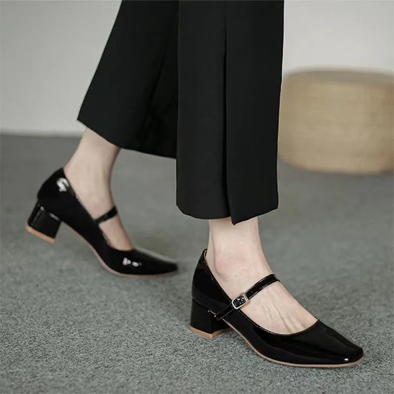 Nowe damskie czerwone czarne buty Mary Janes Wysokiej jakości skórzane buty na niskim obcasie Buty damskie Square Toe Shallow Buckle Strap