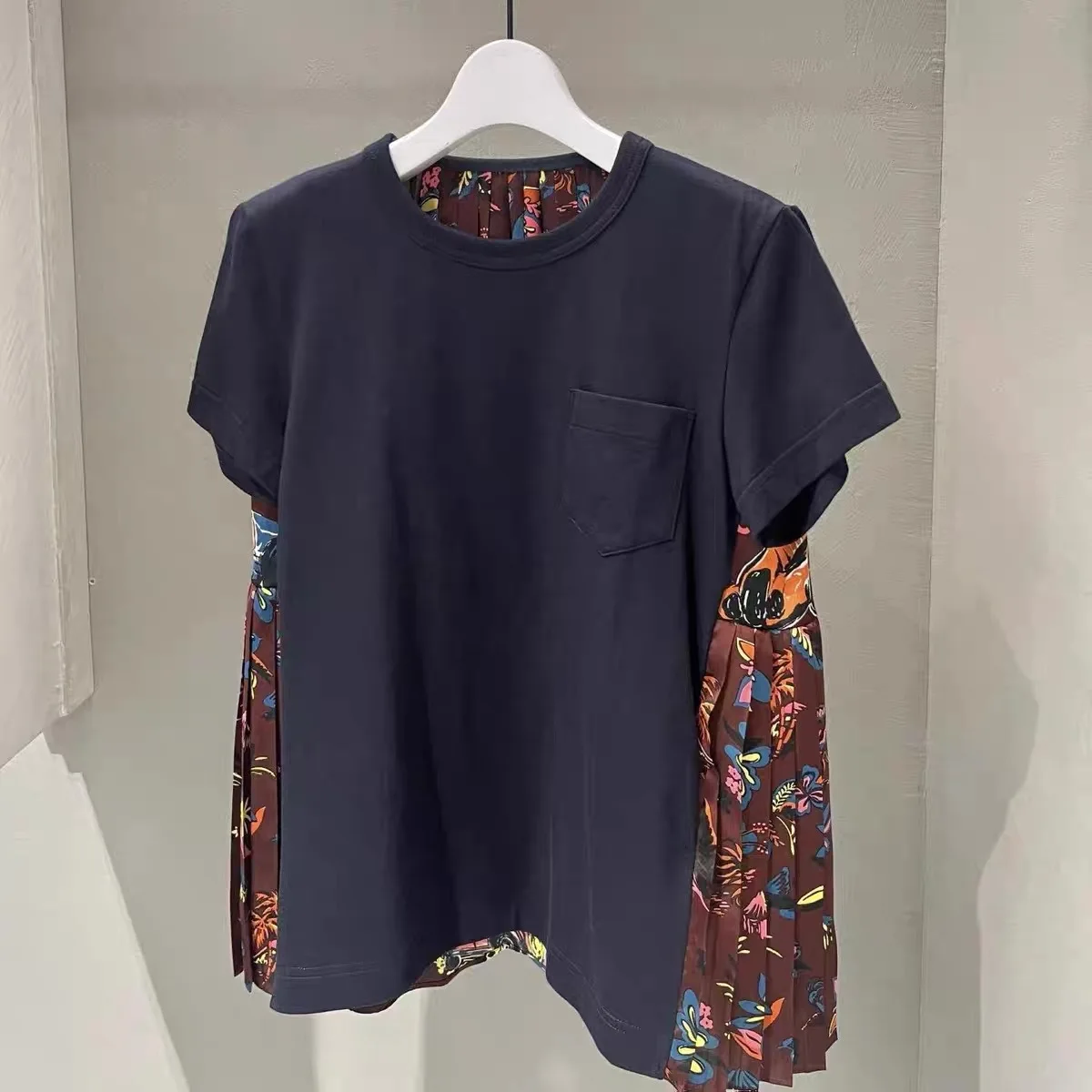 

25 Spring new spliced half-sleeve top back graffiti print loose short sleeve pleated T-shirt y2k clothes