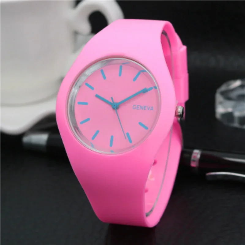 Montre-bracelet à quartz colorée pour femme, boîtier en silicone complet, bracelet d'horloge pour femme, montres de sport décontractées, bracelet en silicone pour fille