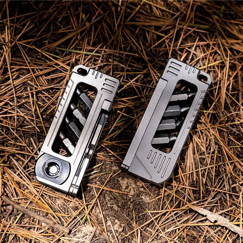 

7 IN 1 Outdoor Portable EDC Creative Multifunctional Titanium Alloy Combination Screwdriver Tool, Car Emergency Tool