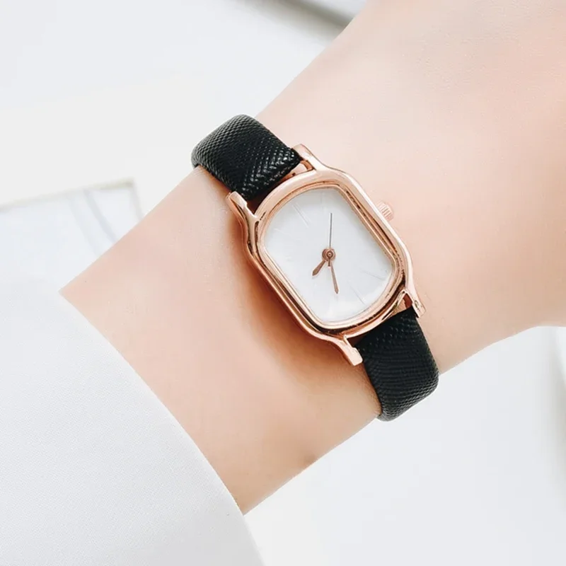 Relojes pequeños a la moda para mujer, relojes de pulsera de cuero Vintage para mujer, relojes de pulsera de cuarzo Retro con esfera ovalada Simple para mujer, reloj