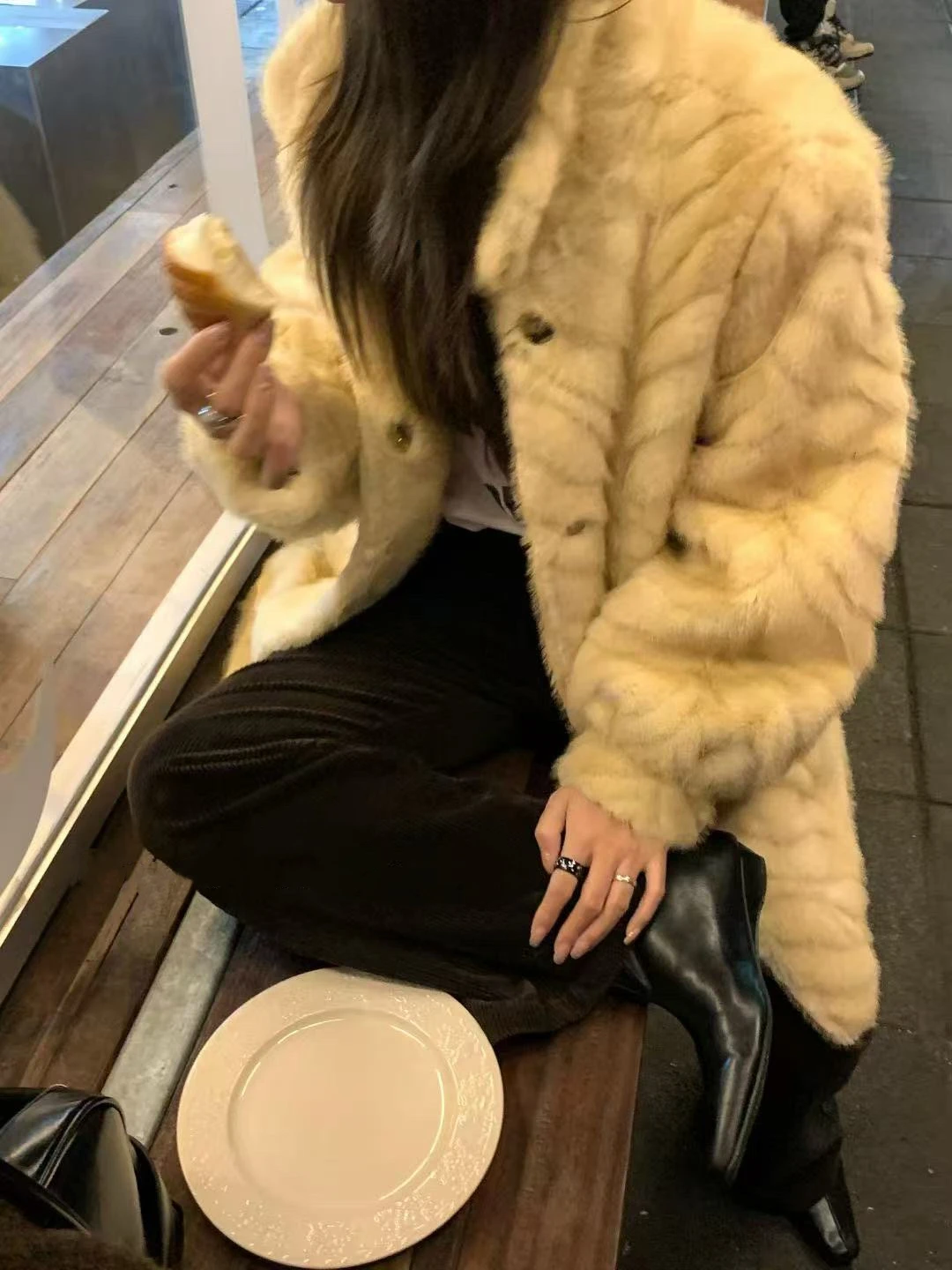 Ele Fem Golden Le Mink Jaet 2025 invierno nuevo Sle Inteated piel y piel abrigo cálido de lujo ecológico para mujer