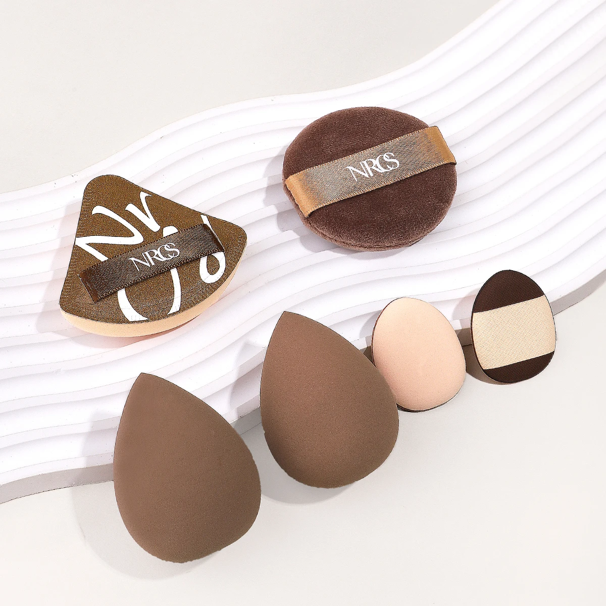 مجموعة إسفنجة ومنفخة لمستحضرات التجميل مكونة من 6 قطع، مكياج موحد، مادة خفيفة وجيدة التهوية، مناسبة لمجموعة أدوات تجميل الوجه.