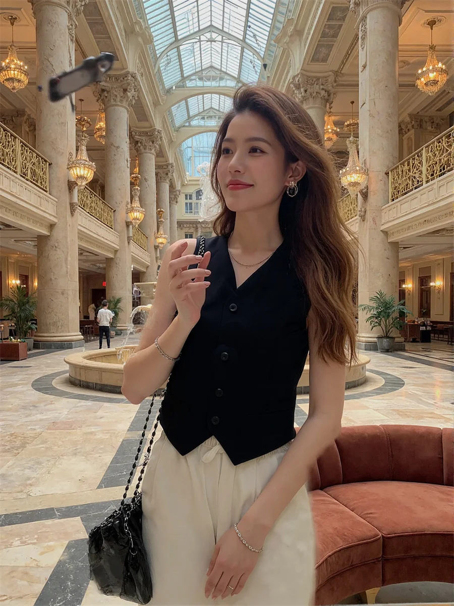 

Women'S Waistcoats Sleeveless Vests Woman V-Neck Loose Fit Summer Floral Pattern Embroidery Lace Buttons Casual Ladies Female