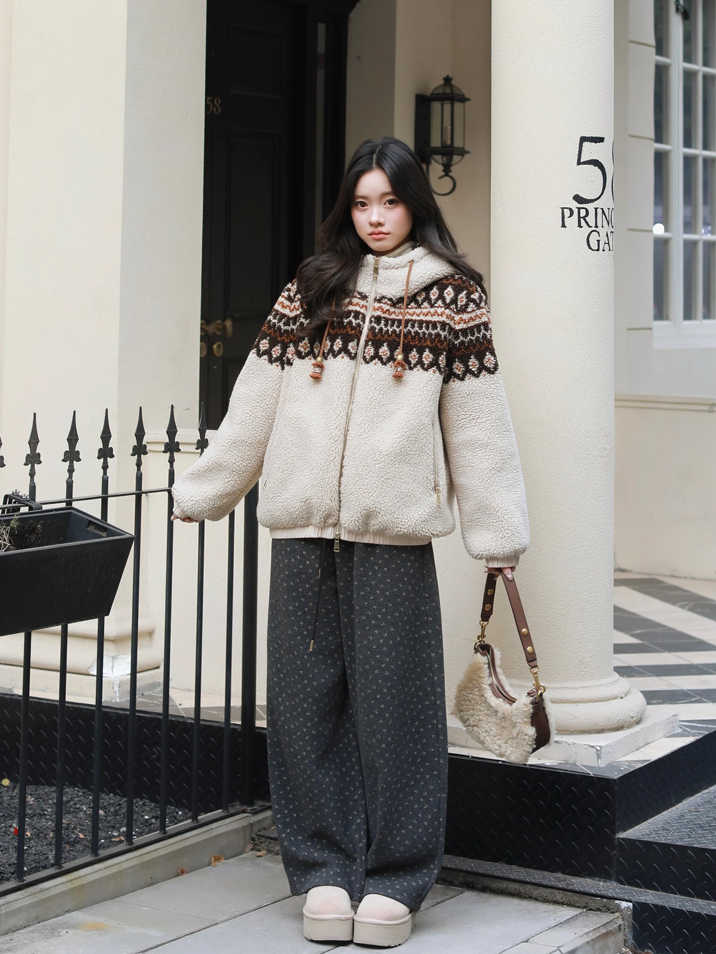 

Lao Yang's Personal ME Island Teddy Particle Sense Hooded Lamb Fur Jaet 00% Wool Luxury Brand Casual Loose Fit Warmth