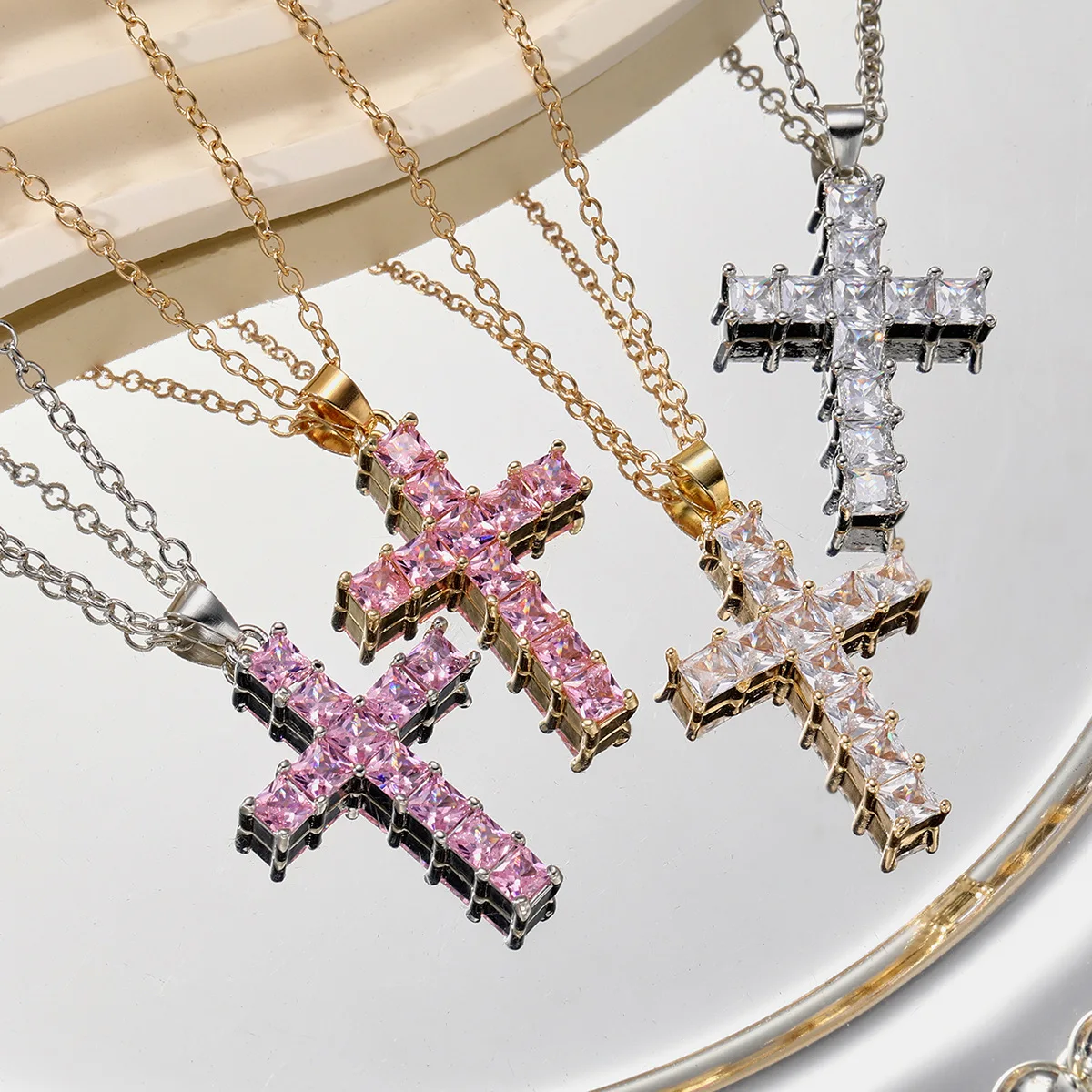 1PCS New Inlaid Haoshi Cross Pendant Alloy Necklace, Fashionable, Simple, Versatile, Light Luxury, High-End Decorative Accessory