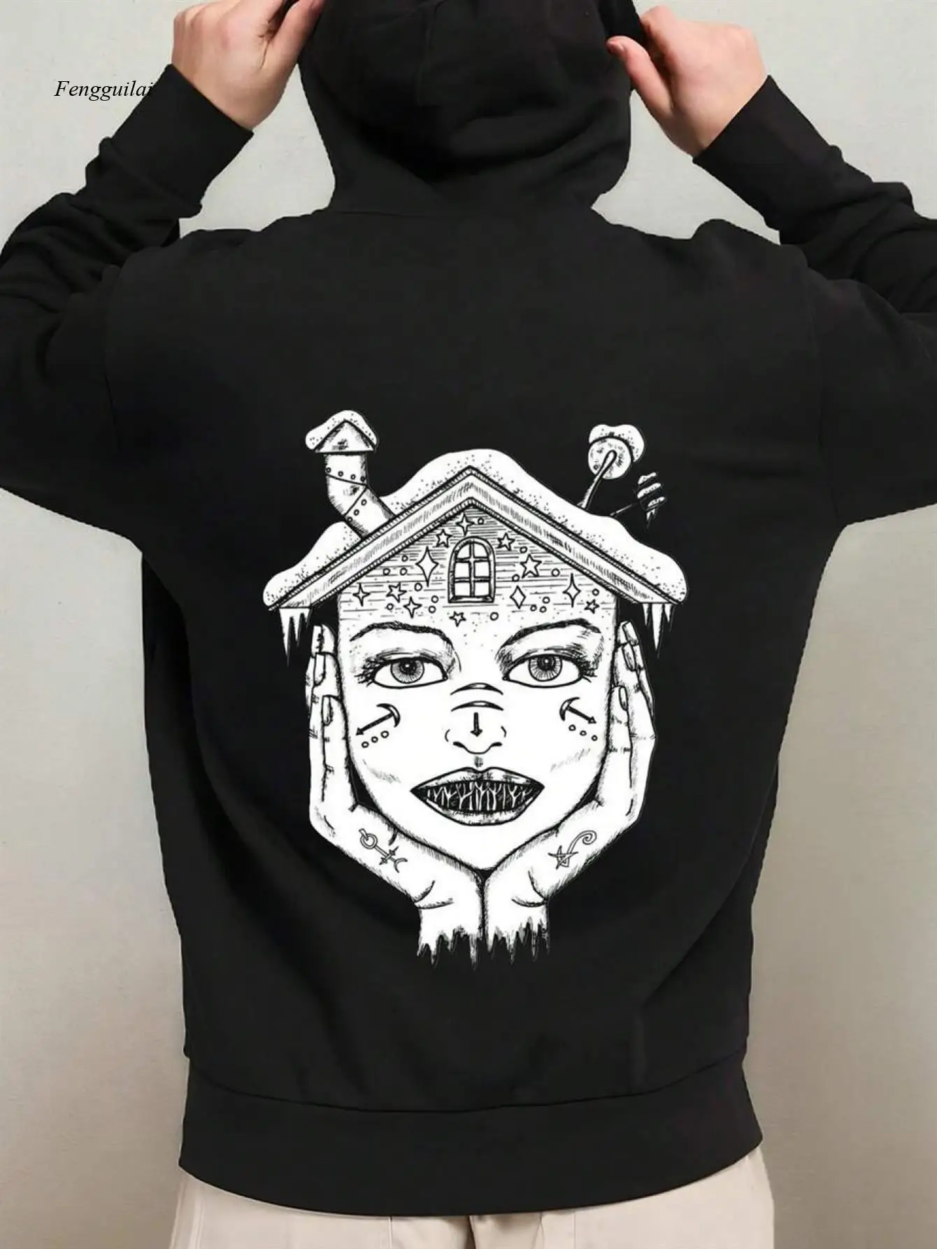 

Готическая толстовка с капюшоном — черно-белый дизайн с черепом и крыльями летучей мыши с жутким лицом и мотивом в готическом доме