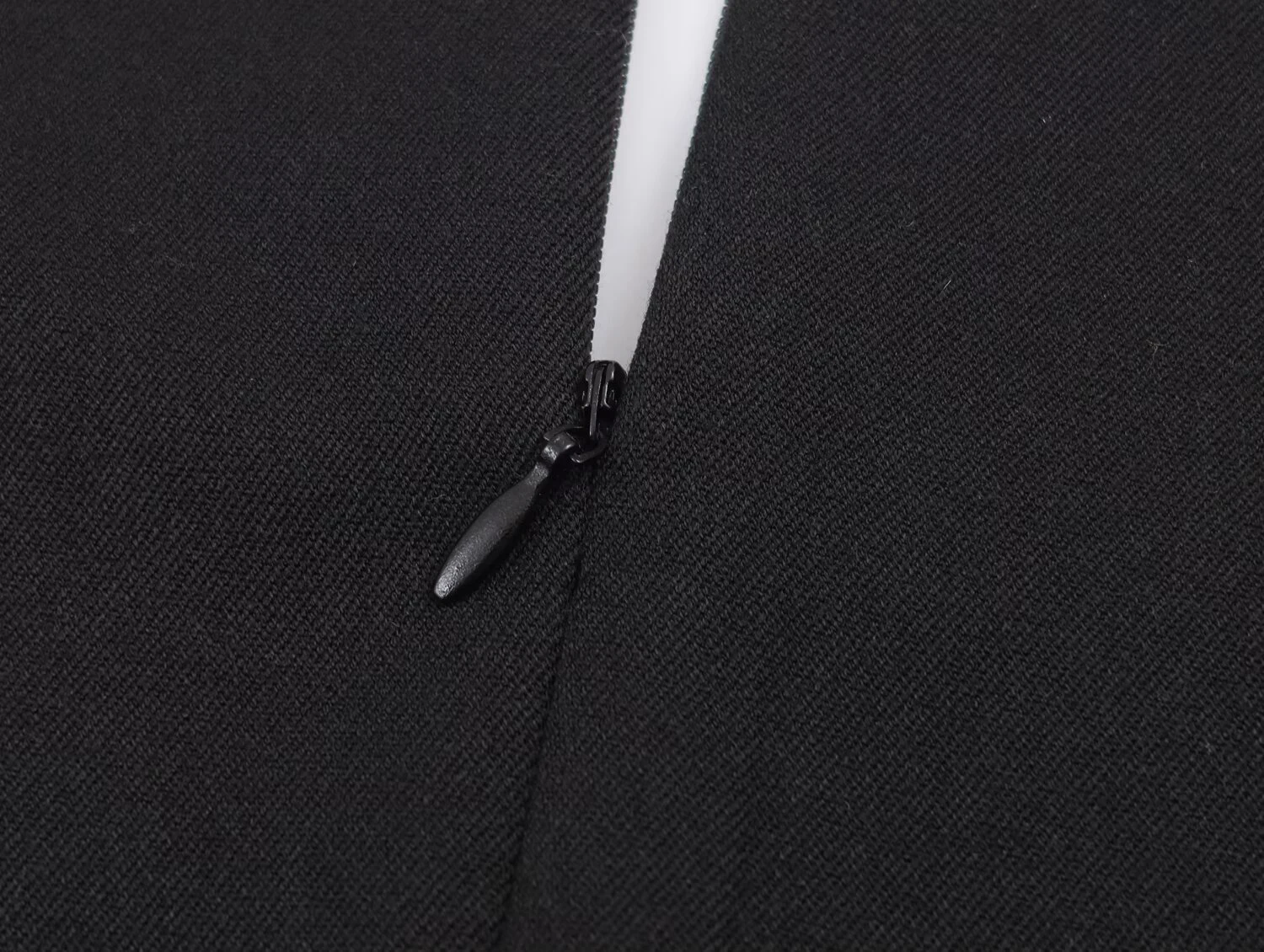 2025 winter new spicy girl style jewelry button decoration slim fit round neck short sleeved jumpsuit