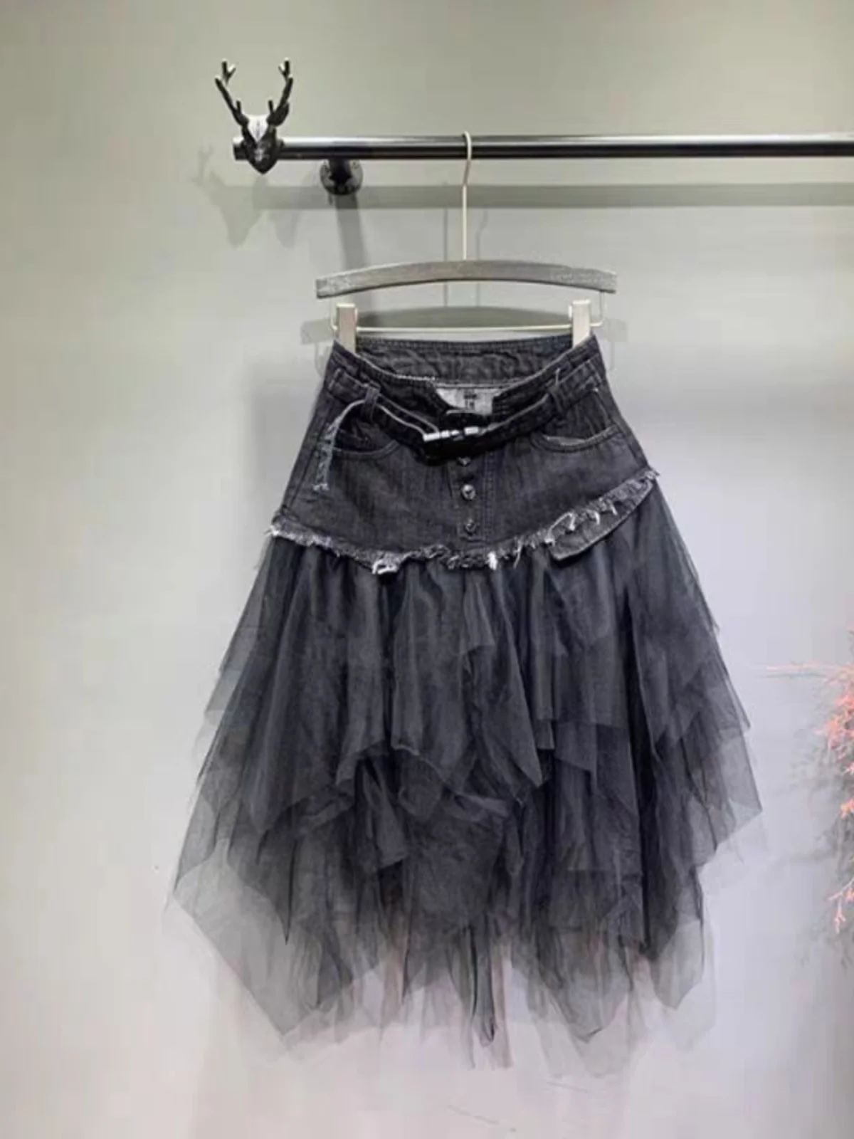 トレンドのハイウエストAラインミディスカート レディース 韓国風 夏新作 デニムメッシュスプライシングスカート 通勤 ボタン付き スパンコールスカート