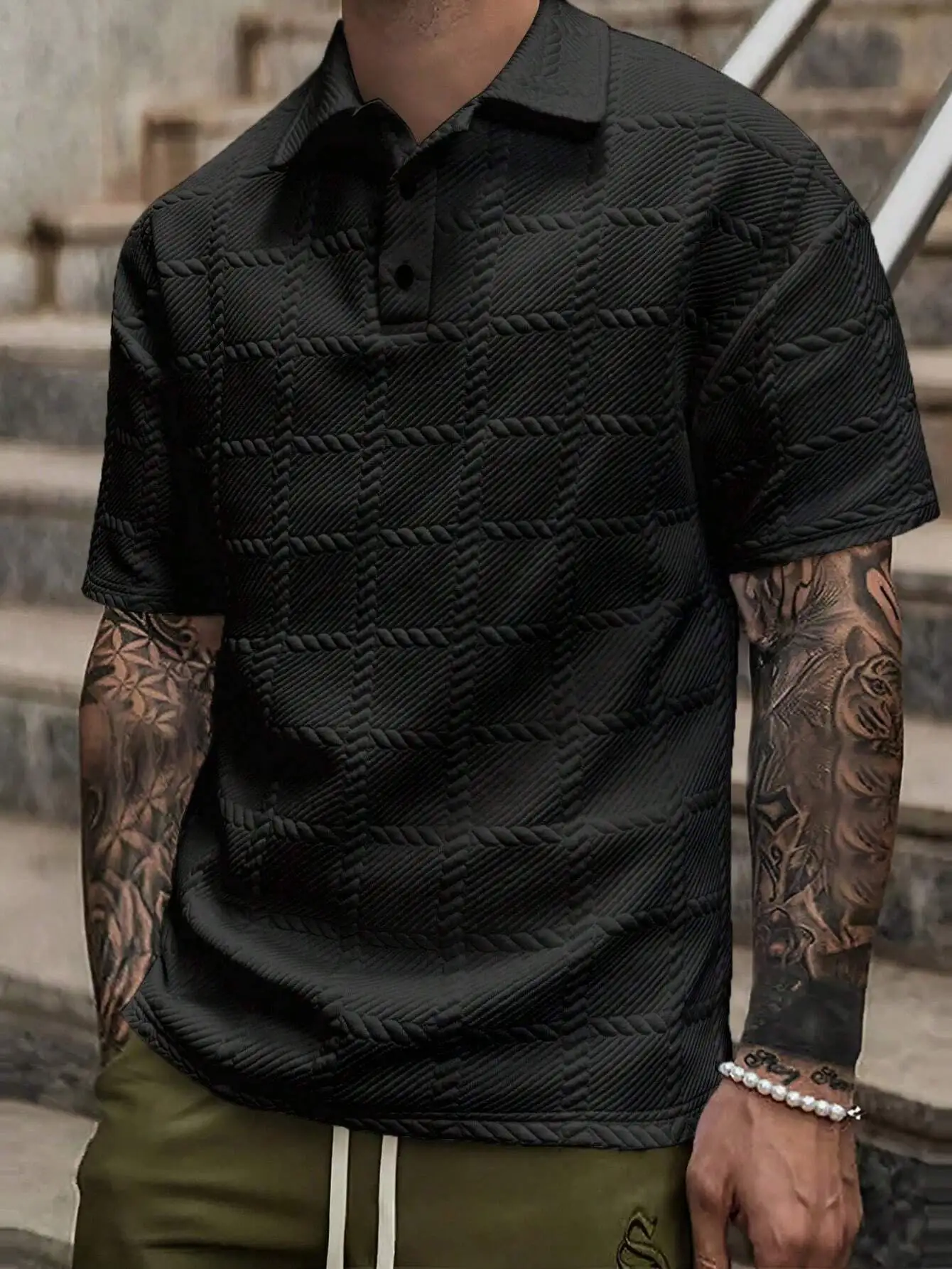 

Men's Black Textured Grid Pattern Short Sleeve Polo Shirt for Casual Summer Wear