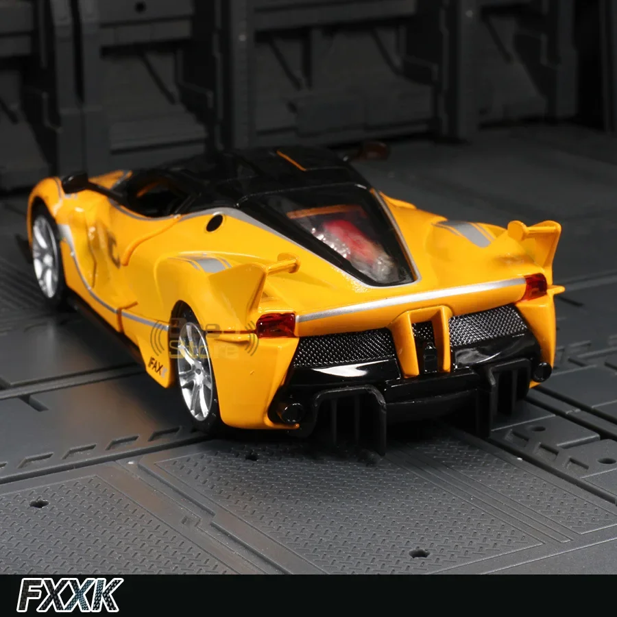 1:32 Ferrari FXX Sports Car Alloy Simulation Force Control Model Door Sound Light Toy Gift Collection Birthday Gift A146