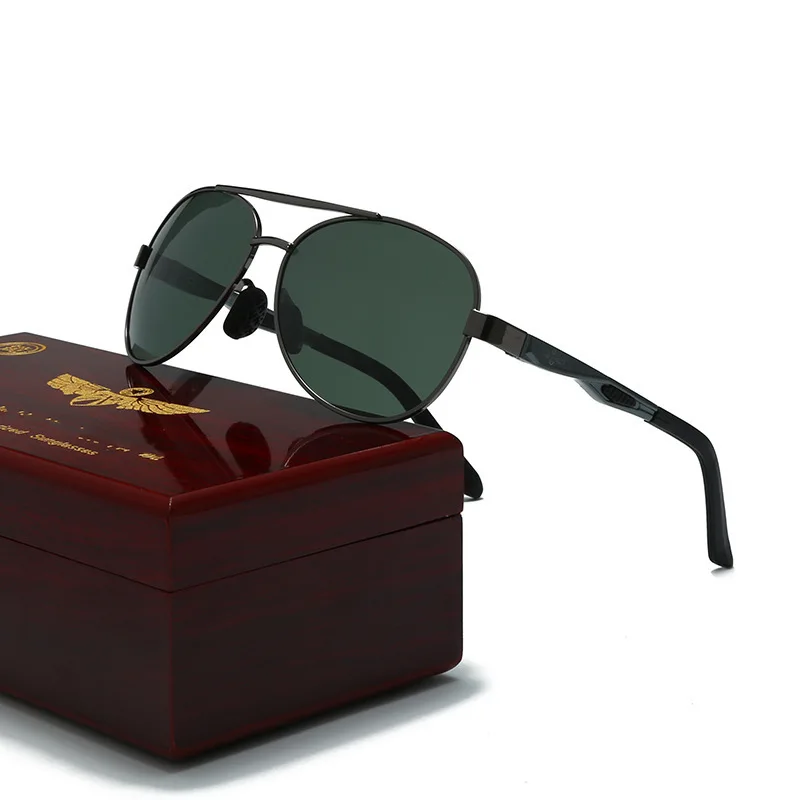 

2025 Men Classic Retro women Sunglasses Luxury Designer Eyewear Metal Frame Designers Sun Glasses Woman