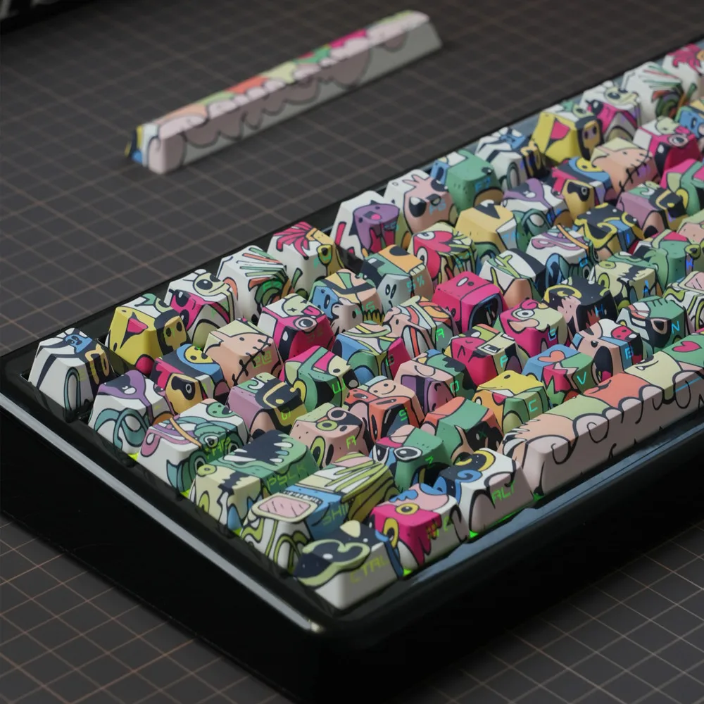 Doodle Keycap 134 Keys OEM Profile PBT DYE Sublimation Side Carves Translucent Keycaps For Mechanical Keyboard