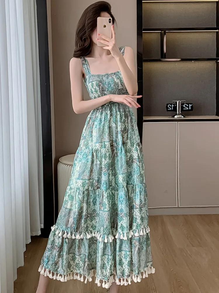 ブルーの花柄プリントホルターネックワンピース レディース 夏 2025 新作 ビーチバケーション ロングスカート 超美スカート エレガント ハイウエスト ガウン