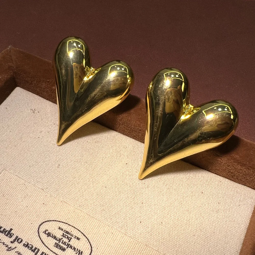 Cold wind love mirror polished simple stud earrings, copper plated real gold ins cross-border hot-selling versatile sweet and co