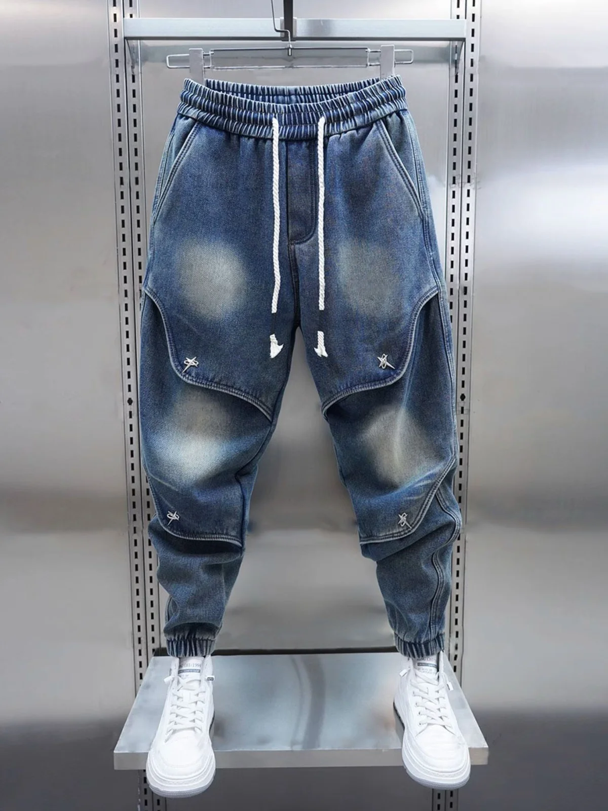 

Мужские джинсы большого размера в стиле рабочей одежды, модные, с нашивками, свободного кроя, с эффектом потертости, на резинке, осенние повседневные брюки-галифе