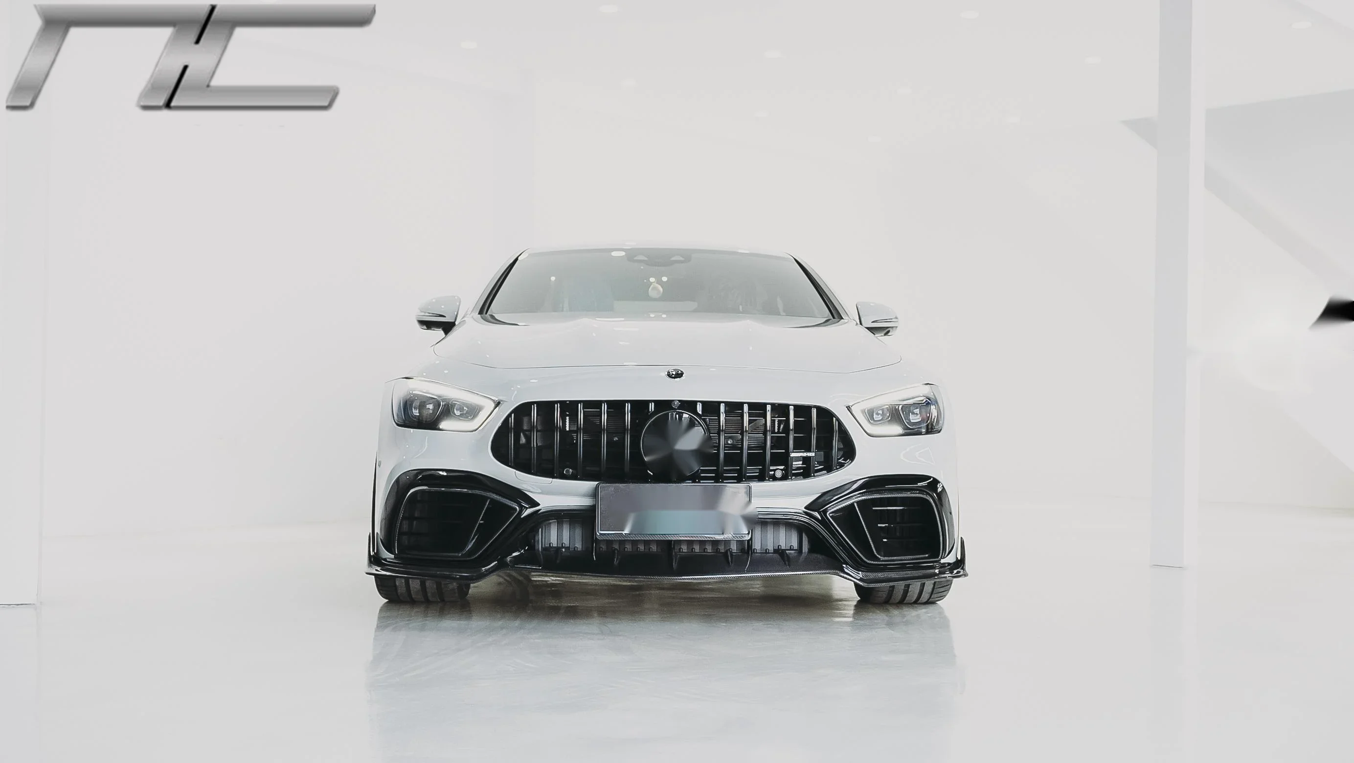 Neuzugang BABU STYLE CARBON FIBER BODY KIT FÜR 2018 MERCEDES BENZ AMG GT63S