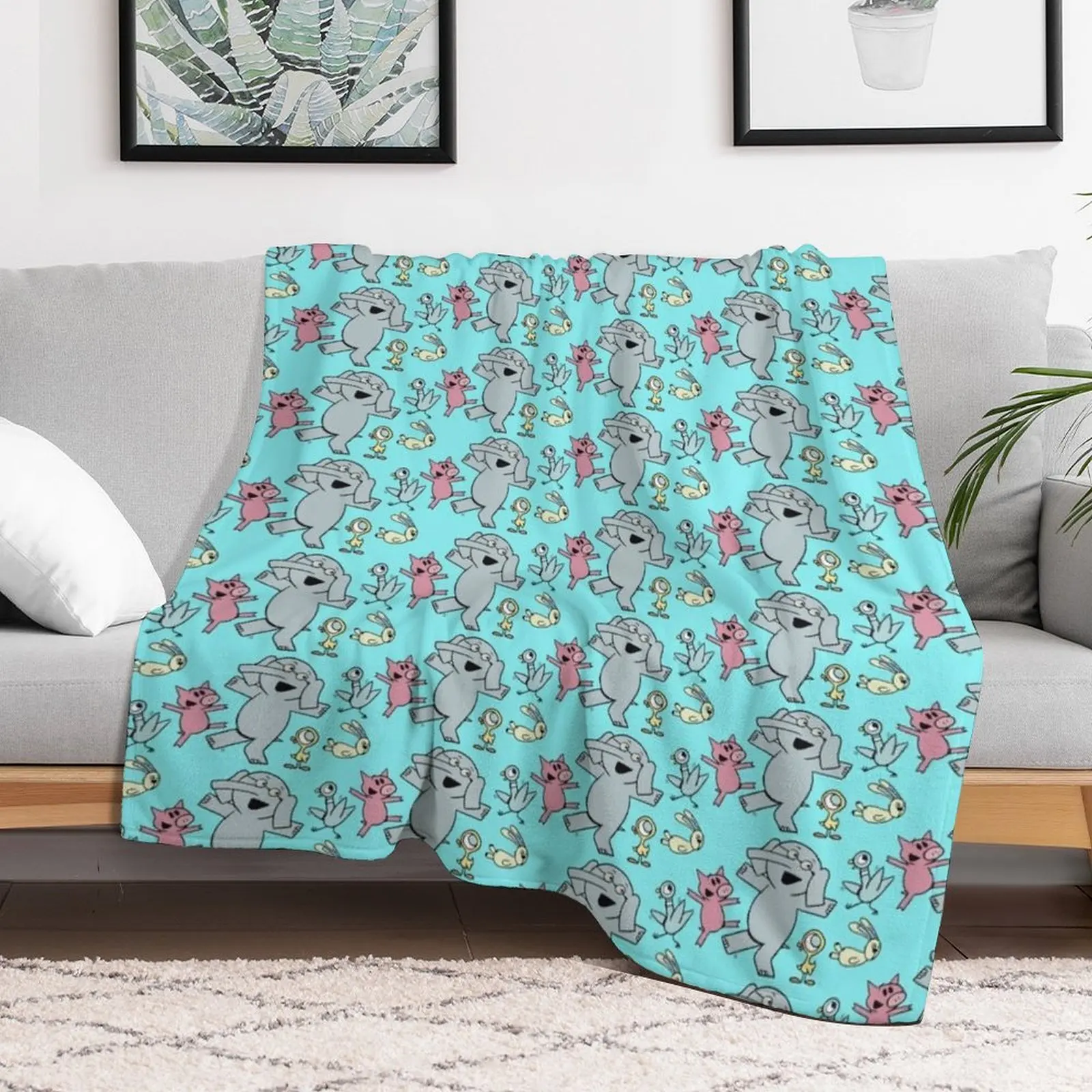 Elephant and Piggie dancing with friends Throw Blanket for winter Large Flannels Blankets