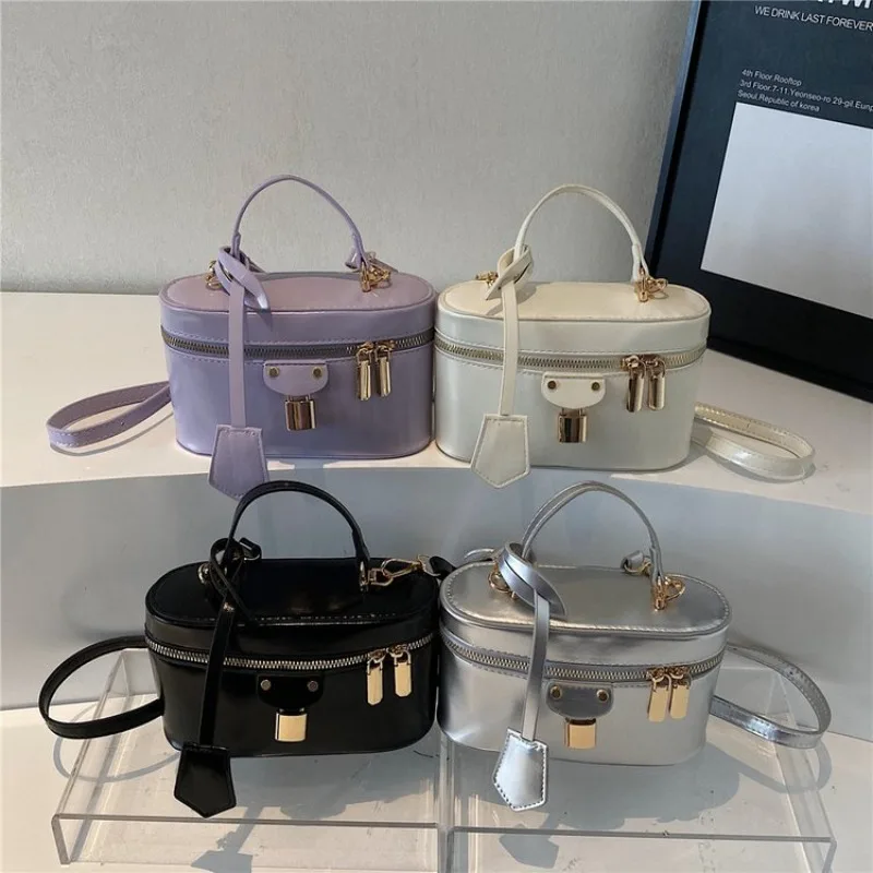 

Минималистичная кожаная сумка в винтажном стиле, уникальная текстурированная сумка через плечо с большой вместимостью, идеально подходит для модной сумки для подгузников.