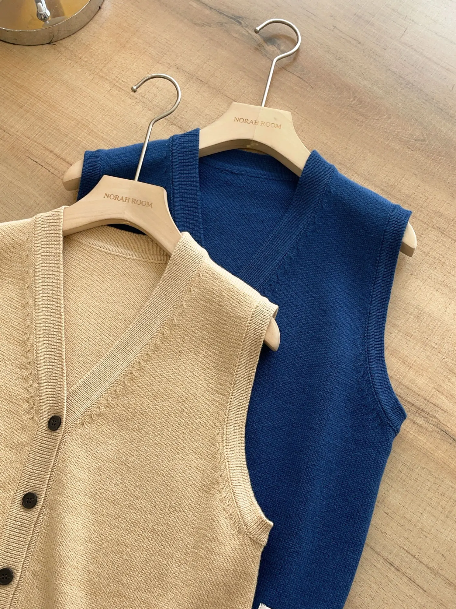 

Noixia Vintage Single-Button Vest Versatile Faion Ladies Vest Cotton 90% Wool 0% V-ne Straight Fit Autumn 2025