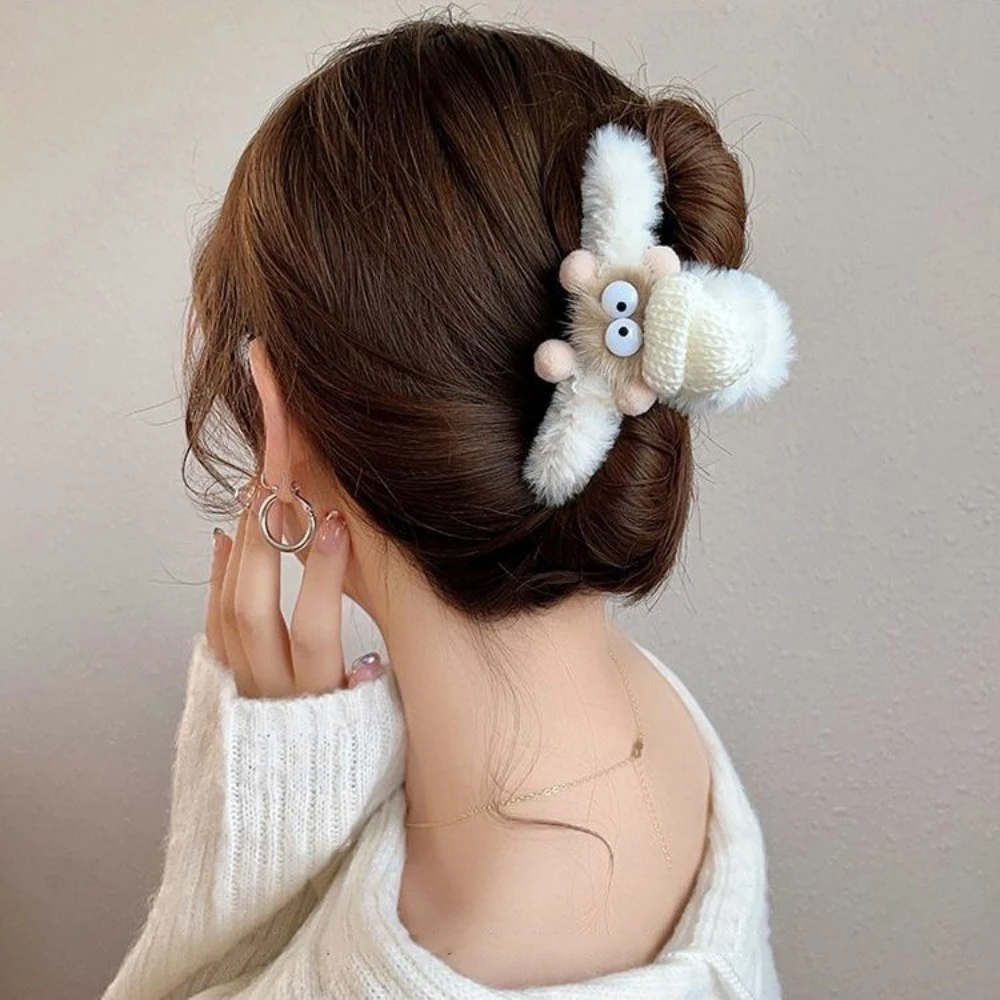 1개 귀여운 뜨개질 만화 캐릭터 디자인 플러시 헤어 클립 편안한 Y2K 분위기 귀여운 헤어스타일 액세서리