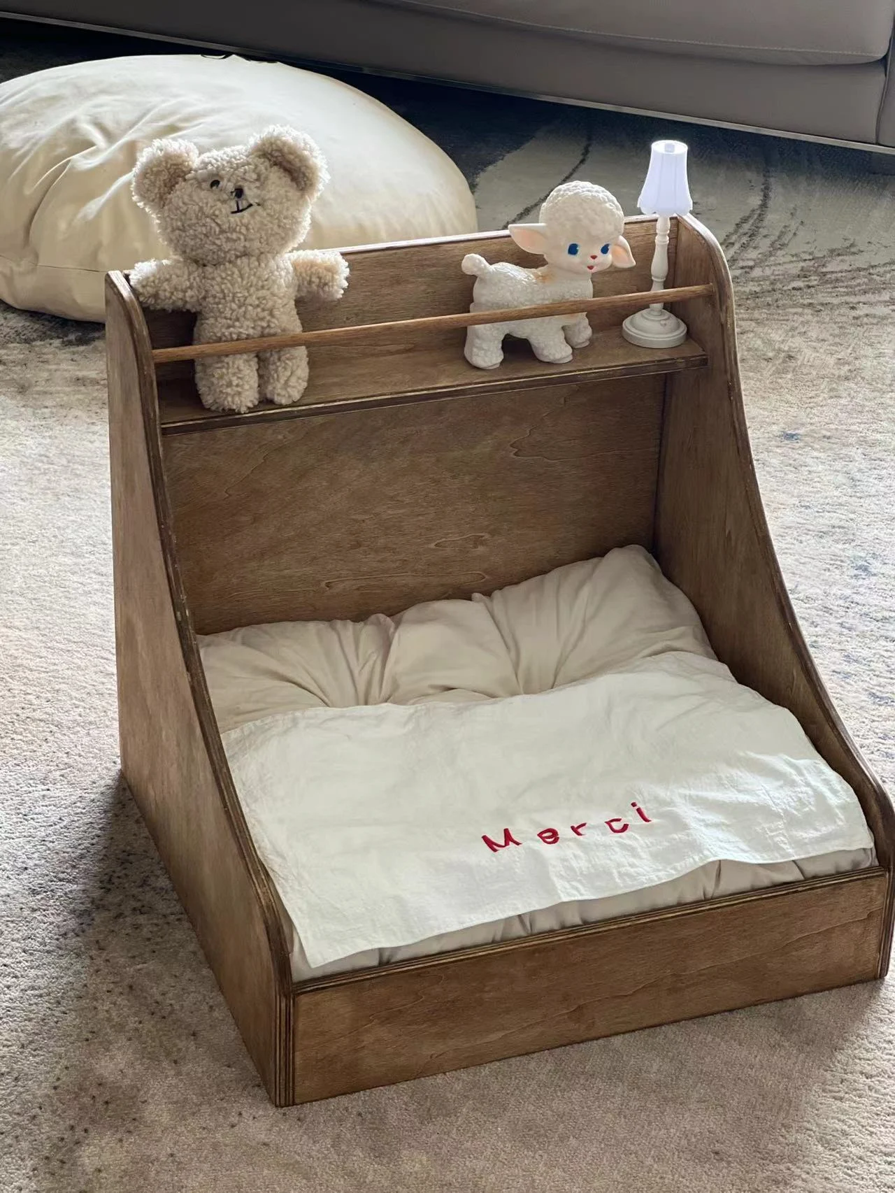 

Small bed solid wood pet cat kennel hair dressing