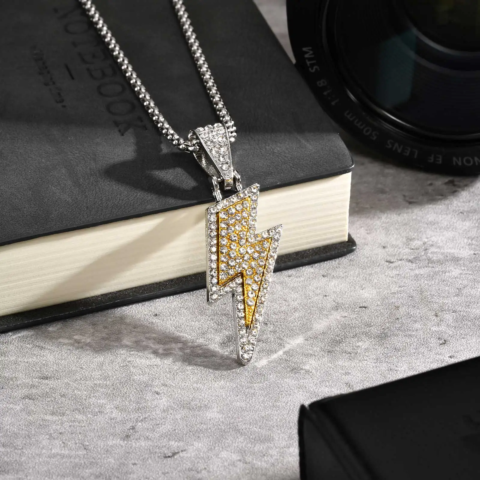 

Hip Hop Shining Zircon Lightning Pendant Necklace for Men, Two-color Personality Pendant, Fashion Punk Rock Jewelry Gift