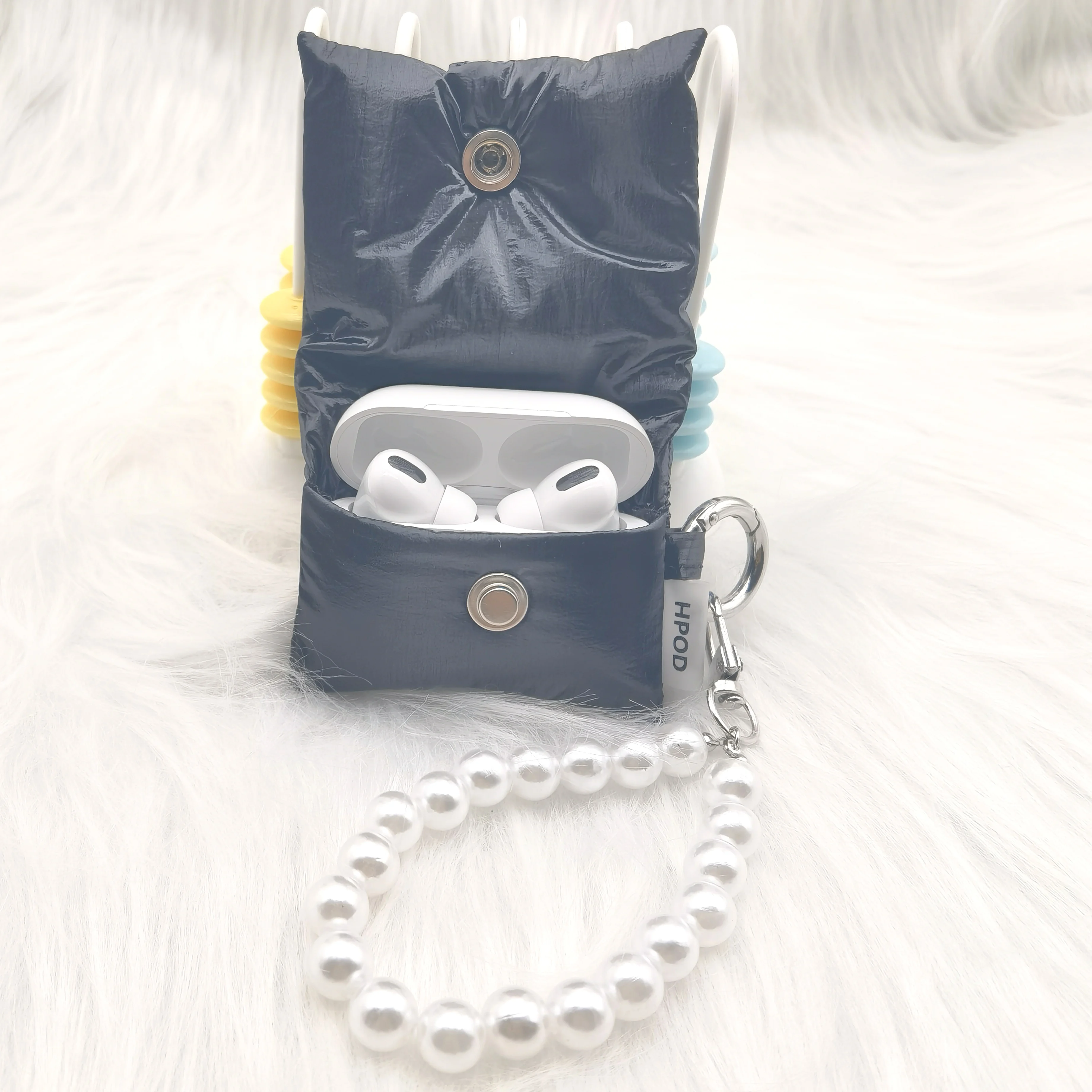 Puffer Jacket Style AirPods Pro Case Cover, Down Cotton Earbuds Bag with Pearl Hand Chain, Fluffy Protective Pouch for AirPods