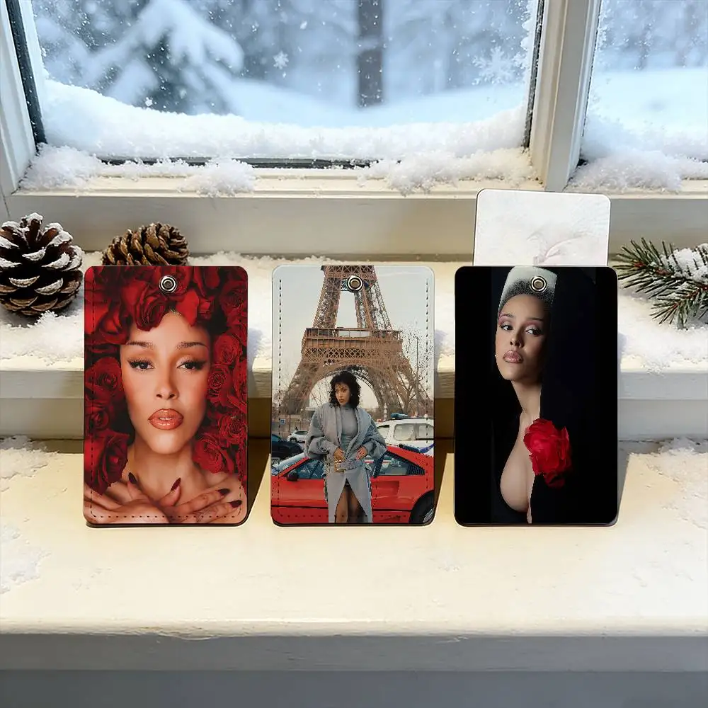 

Singer D-Doja Cat Vie Best sellers Student Bus ID Card Cover School Access Door Credit Card Protective
