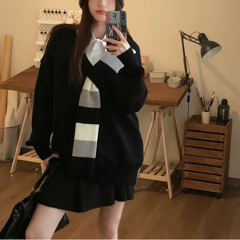 سترات نسائية بأكمام طويلة مكونة من قطعتين ورقبة على شكل حرف v مخططة للخريف والشتاء تصميم وشاح مزخرف بلوفرات سميكة من Ulzzang