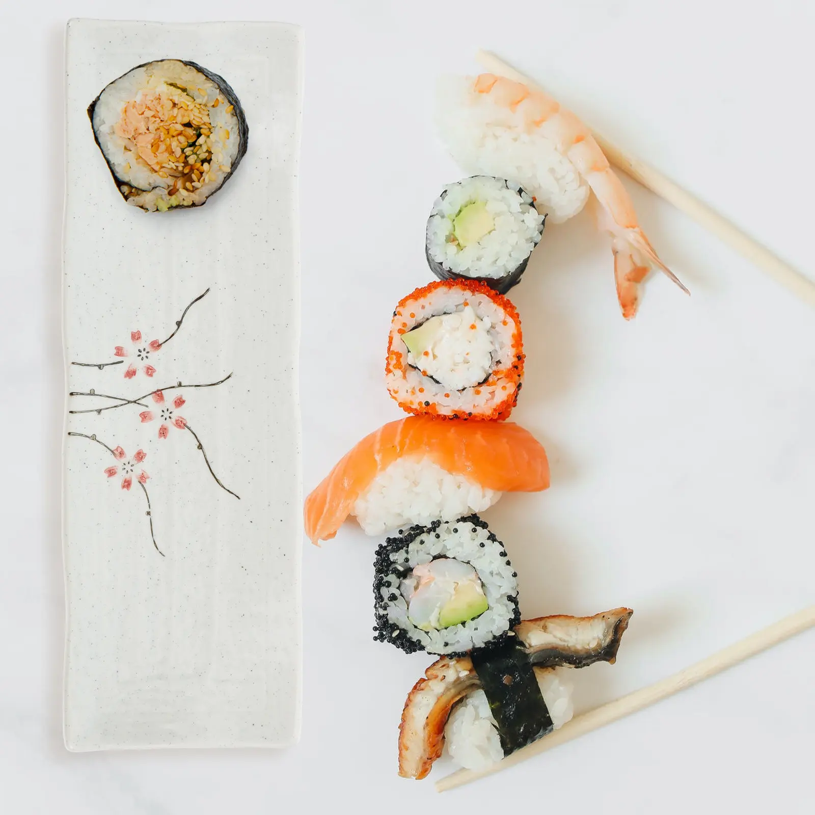 

1 шт. Длинная керамическая тарелка для суши в японском стиле, расписанная вручную, в ретро-дизайне, для подачи еды, домашняя тарелка для сашими, закусок и десертов