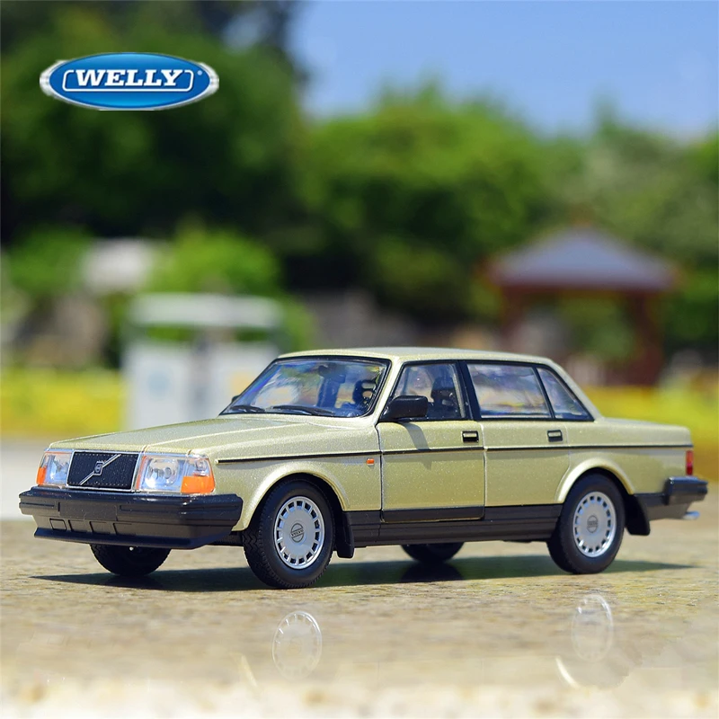 WELLY 1:36 VOLVO 240 GL Alloy Car Model Diecasts Metal Toy Classic Vehicles Car Model High Simulation Collection Childrens Gifts