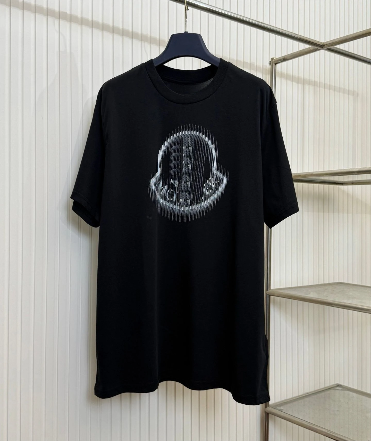 2026 new Fuzzy dynamic effect helmet pattern retro texture art design men's and women's casual T-shirt