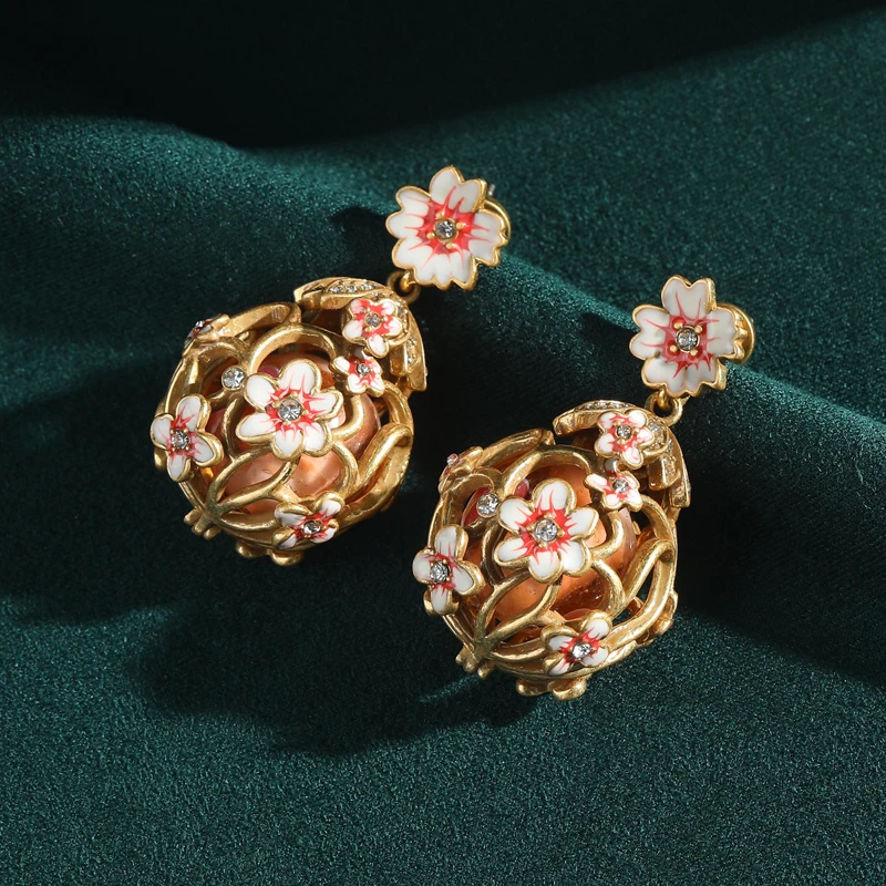 

Vintage Camellia Pollen Flower Earrings Gold Color Dangle Pendant Floral 2025 Trend Oil Drop Luxury Designer Accessories