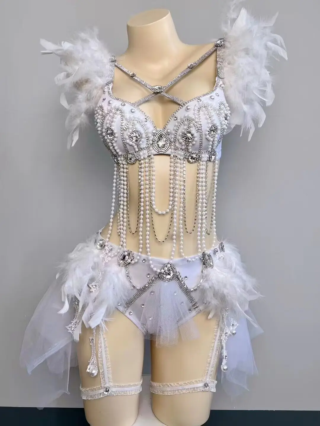 

Luxury Shiny Pearl Tassel Chain Feather Bikini Set Bra+Shorts Sexy Set Nightclub Bar Female Singer Stage Dance Festival Outfit