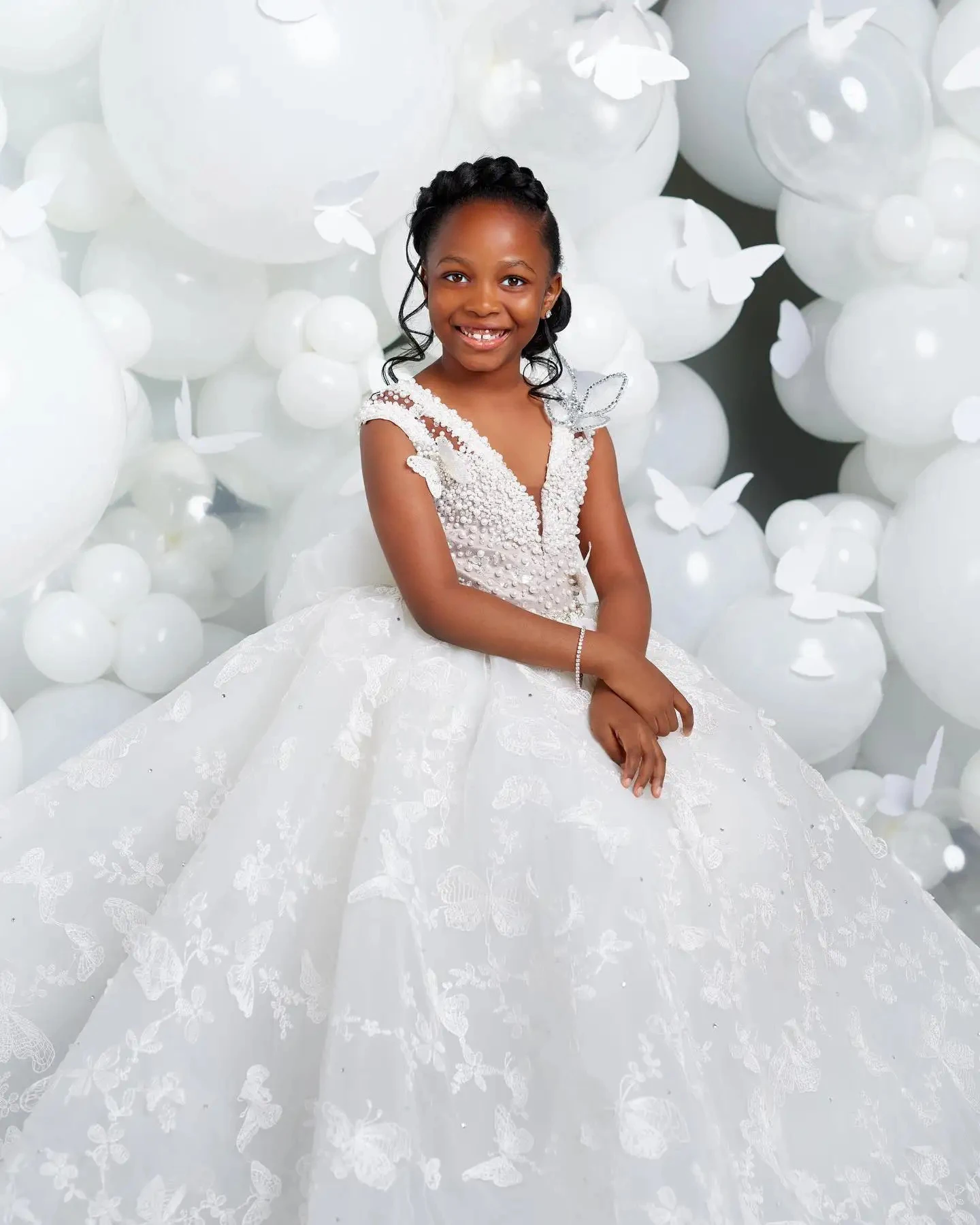 Branco com decote em v vestidos da menina de flor pageant vestido para casamento frisado até o chão princesa festa aniversário primeira comunhão vestido