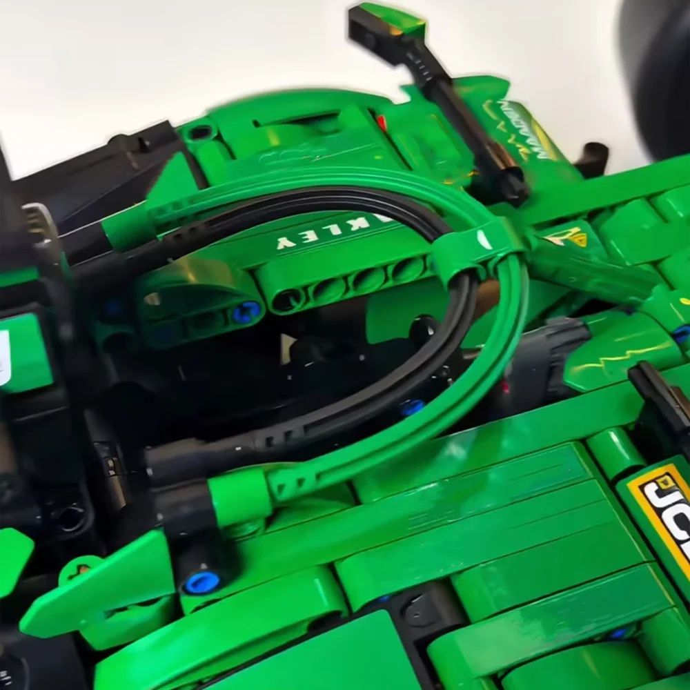 2026 NEW Technical Classic Performance 1547PCS Green Sports Car Building Blocks MOC DIY Assembly Model Boys Toys Christmas Gifts