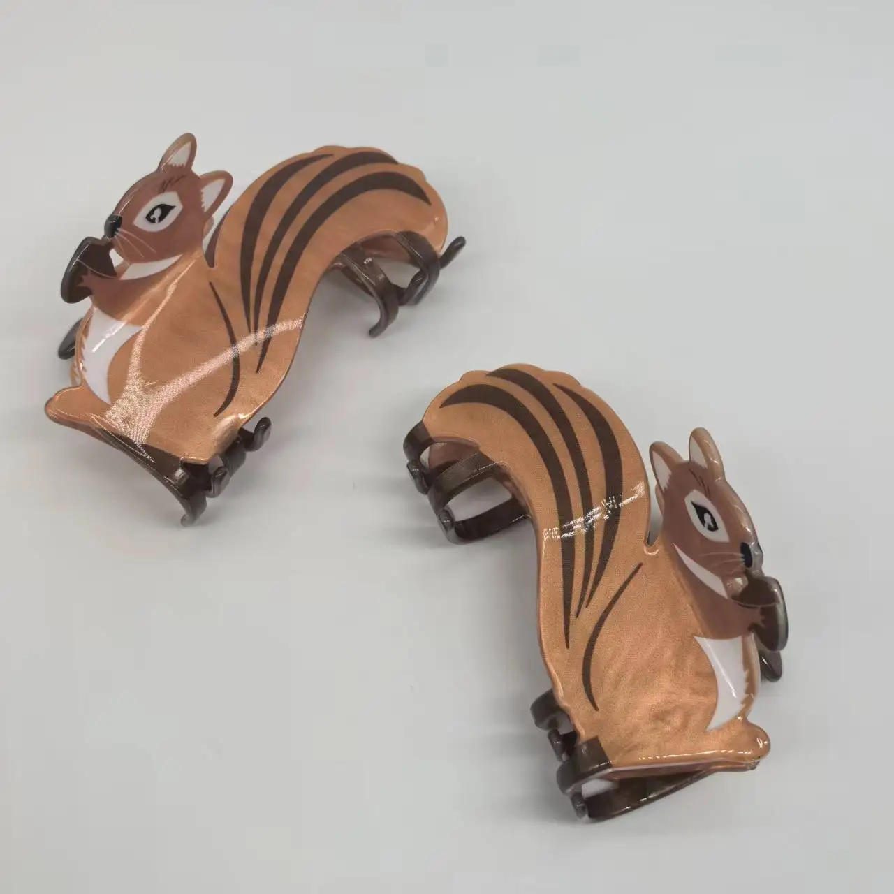 

Squirrel Hair Clip Shark for Women with Fashionable Hair Claw Clip Trendy Hair Accessory for the Back Hair Decoration 4*9cm