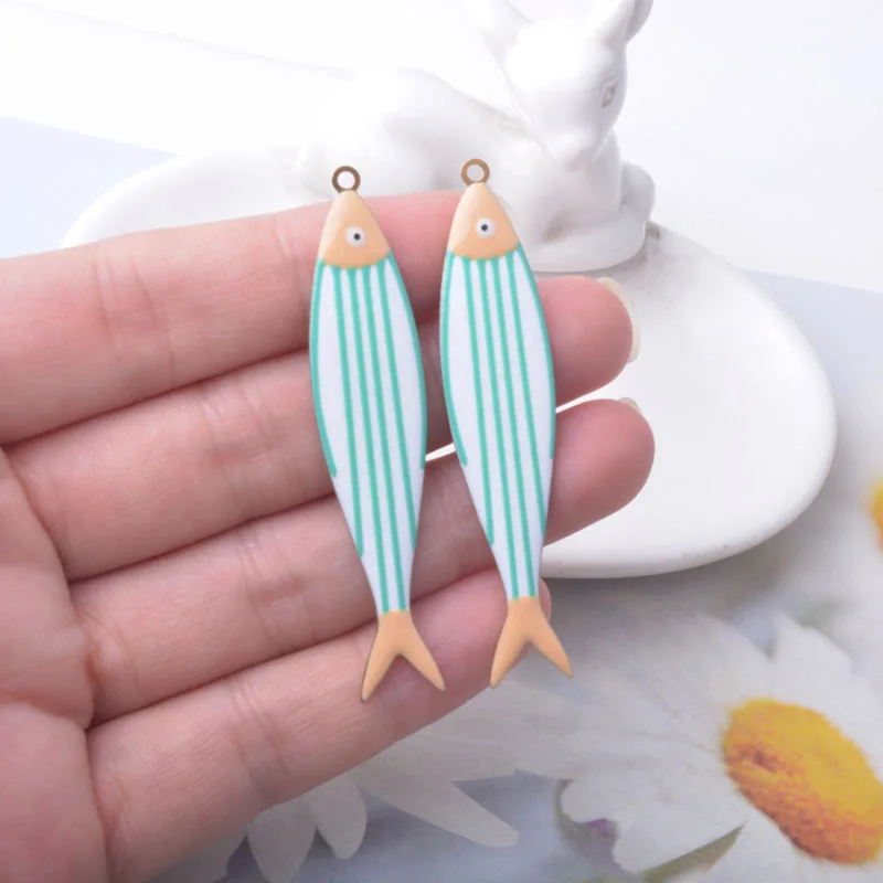 2 Stücke Meereslebewesen Langer Fisch Bunter Anhänger Kupfer Beidseitig Emailliert Große Fisch-Charms DIY Schmuckzubehör – Detail 11