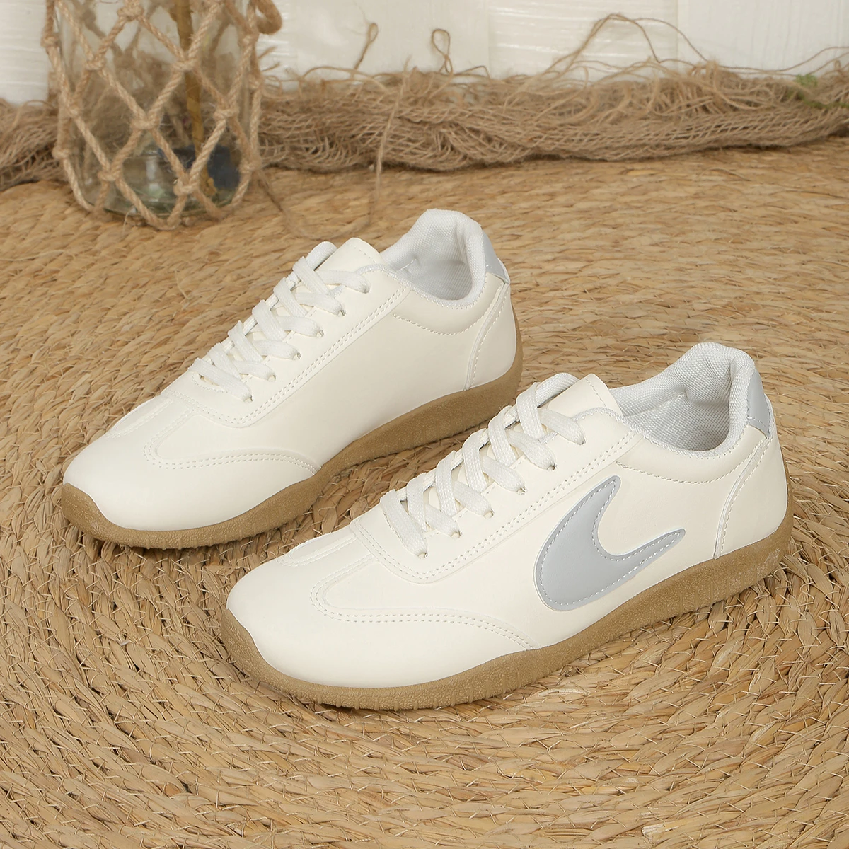 

Outdoor Sports Women Running Shoes Plus Size Fitness Casual Sneakers Fashion Breathable Ladies Trainers Spring Autumn New Shoes